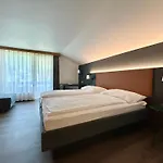 酒店 阿尔宾高级酒店 3*