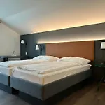阿尔宾高级酒店 3*