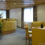 阿尔宾高级酒店 酒店 萨斯费
